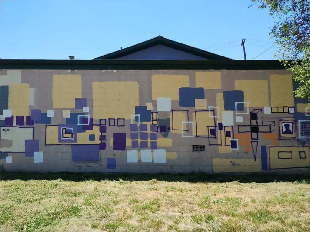 Mural on the back side of the WXOX FM building.